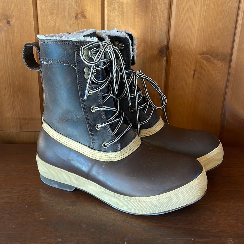 EUC Xtratuf insulated booties